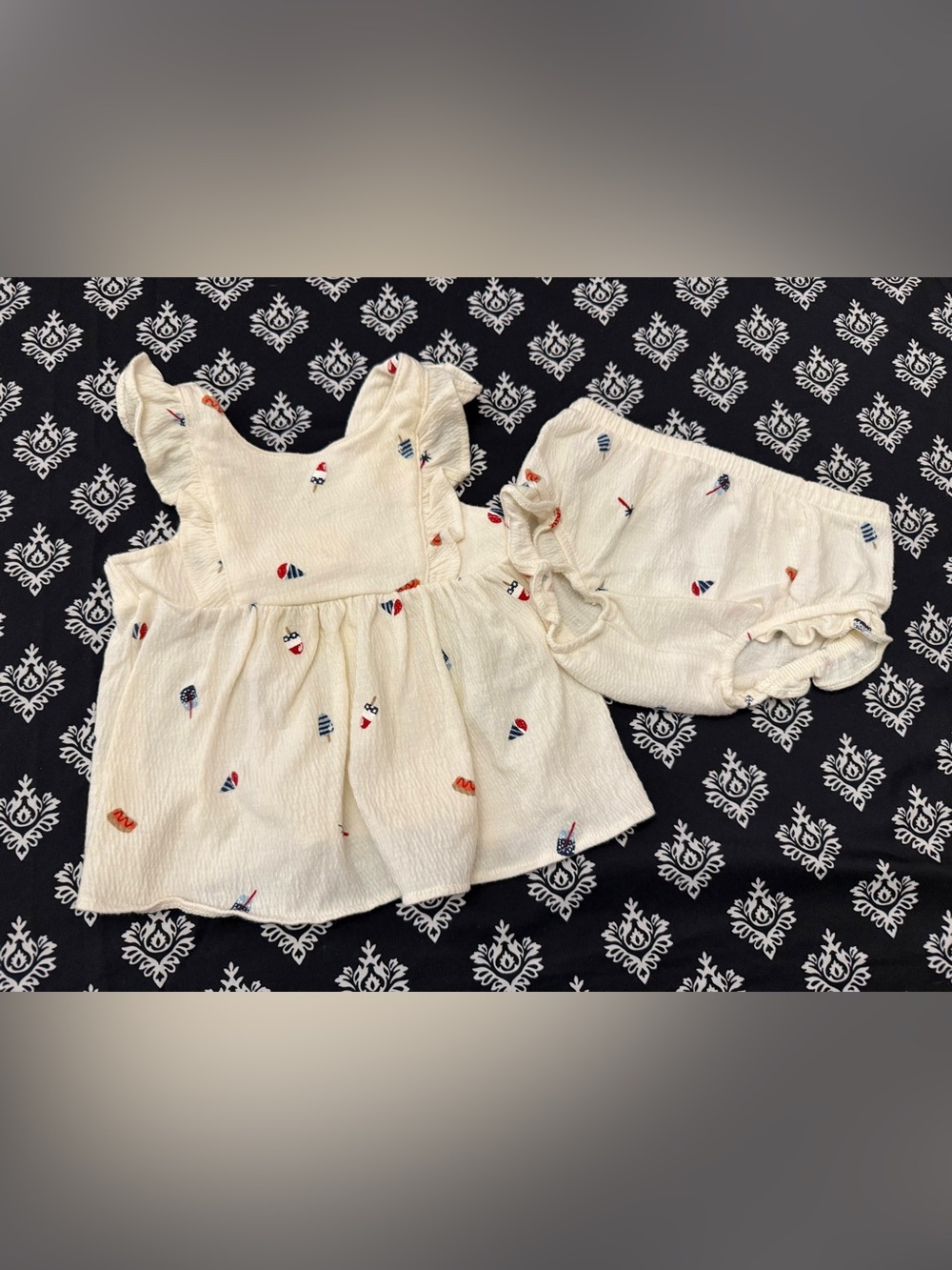 Carter’s Baby Girl 2 Piece Outfit Set Size 6M Cream Summer Print Top Bloomers